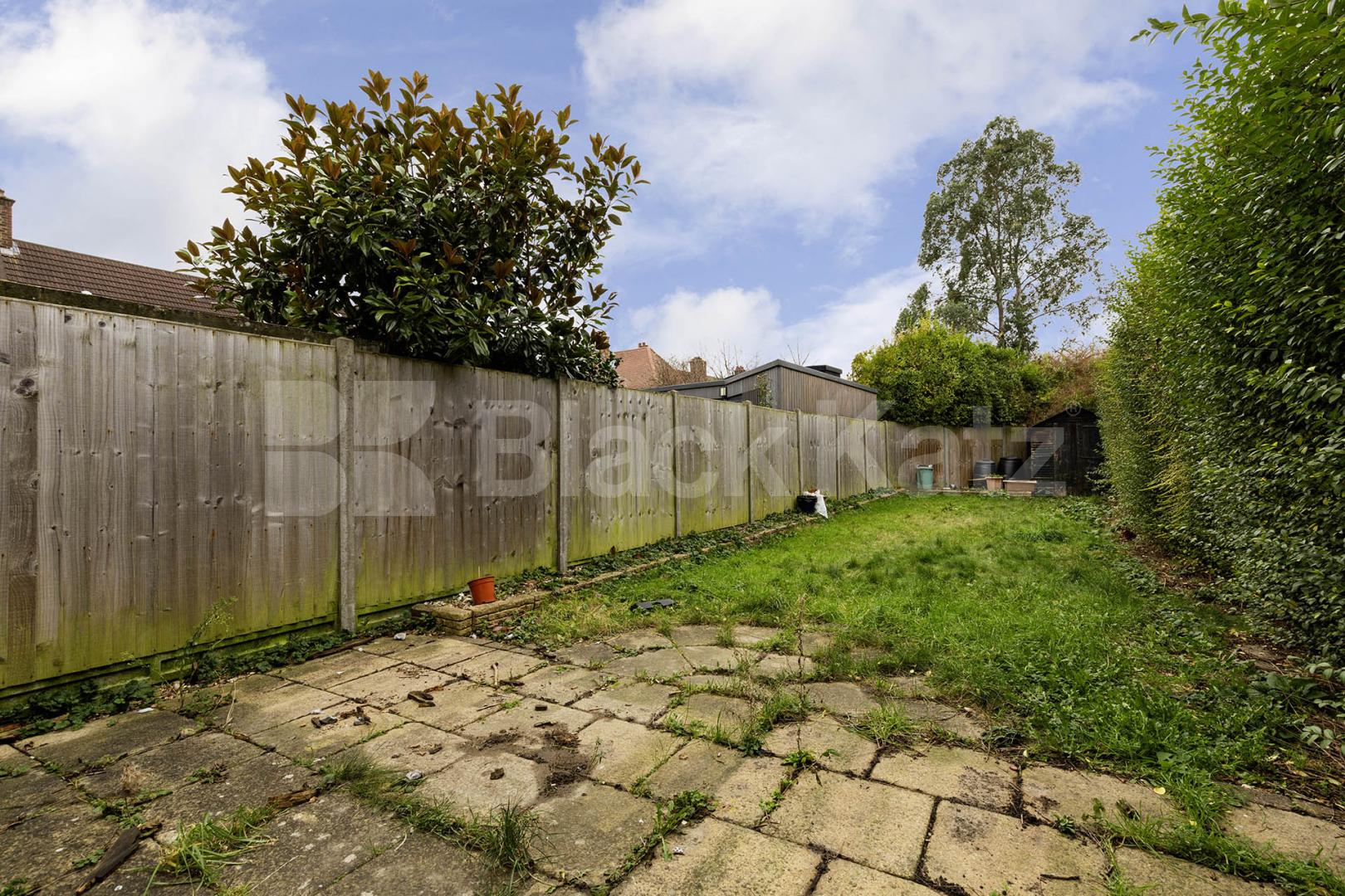 			3 Bedroom, 1 bath, 1 reception House			 Wormholt Road, Shepherds Bush